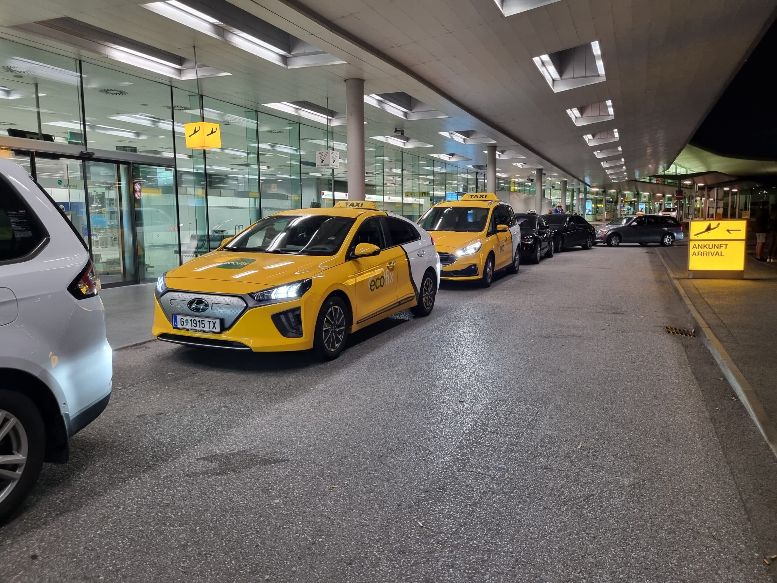 E-Taxis am Flughafen Graz