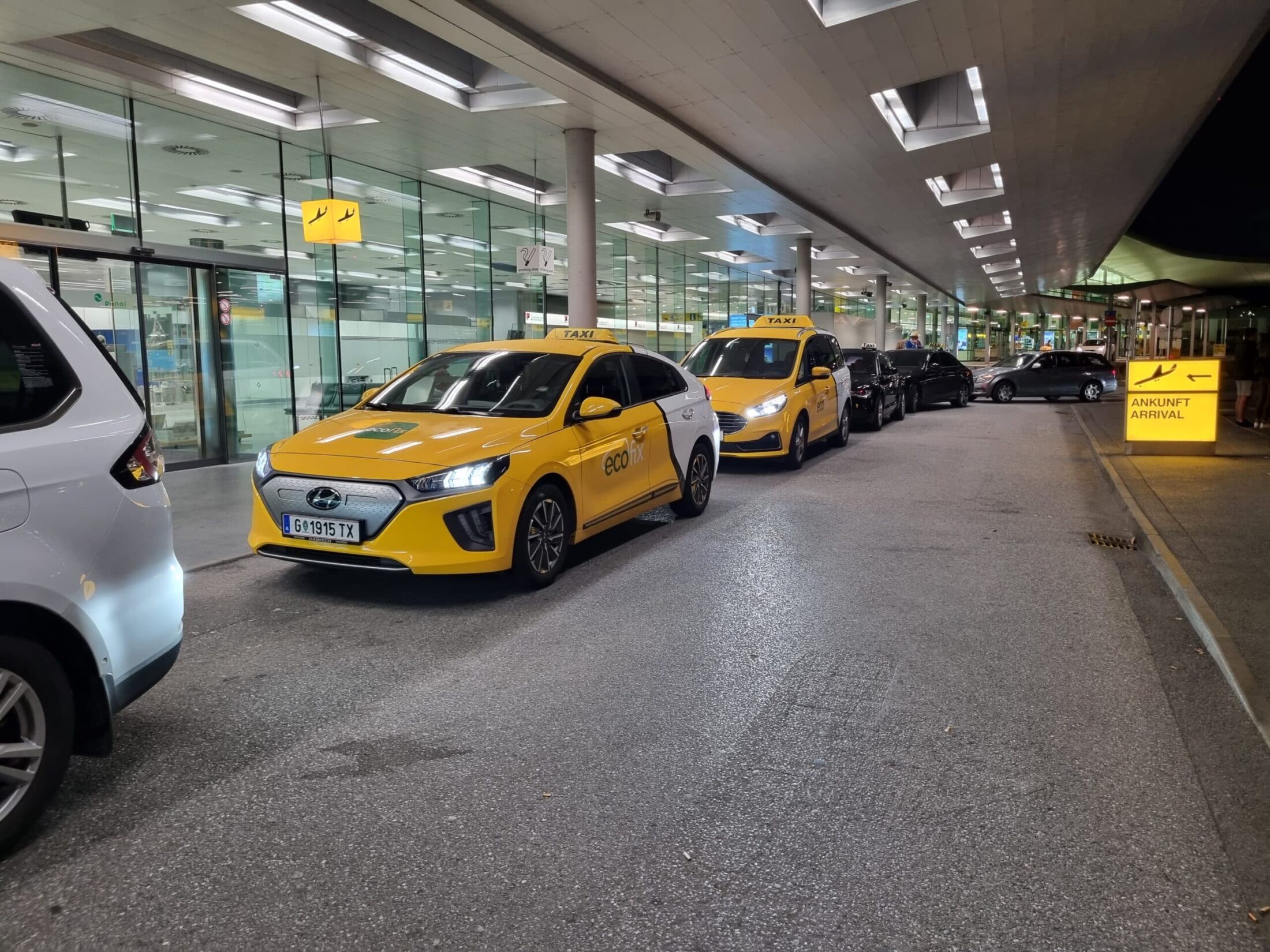 Flughafentaxi am Flughafen Graz - Taxi zum Flughafen Wien